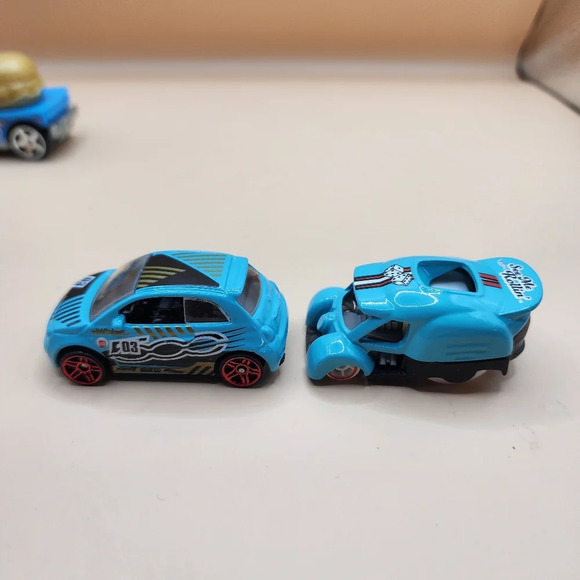 Hot Wheels Diecast Lot 2019 Road Bandit Purple Metallic Yellow - Nice - Picture 4 of 6